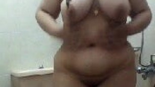 Arabian house wife Ruksana's huge body