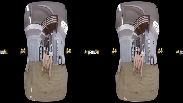 Virtual porn with Lady Dee and her dildo filled pissing pussy