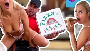 Dutch pizza delivery: 1. blowjob, 2. fuck: SEXYBUURVROUW.com